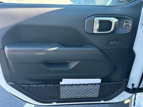 New 2026 Jeep Wrangler Unlimited Rubicon image 13