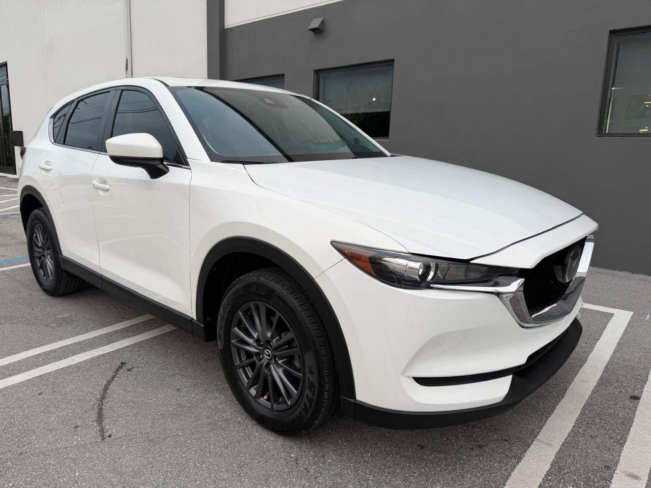 Used 2021 MAZDA CX-5 Touring w/ Touring Preferred SV Package FWD image 3