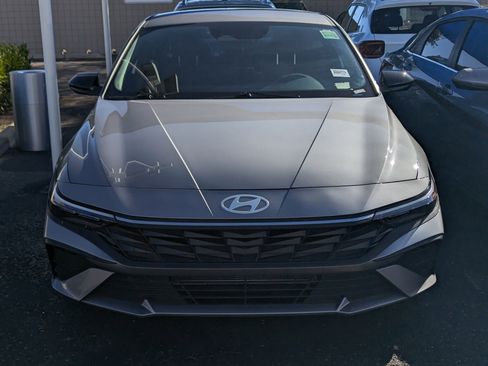 Certified 2025 Hyundai Elantra Sport image 6