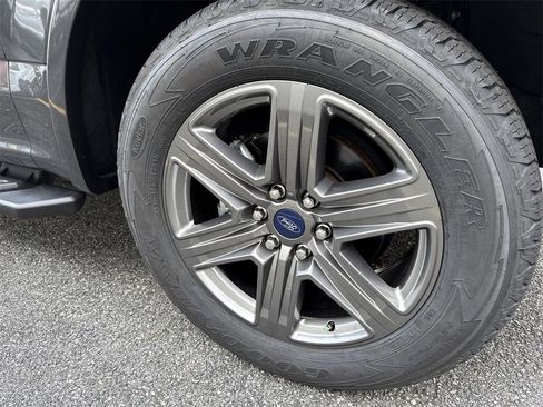 Used 2020 Ford F150 XLT w/ Equipment Group 302A Luxury image 13