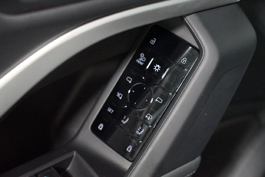 Used 2025 Audi Q5 Premium Plus AWD/4WD image 32