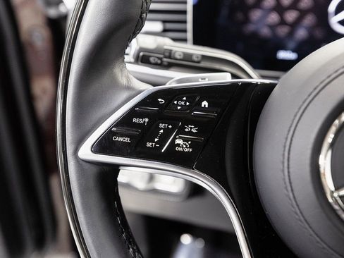 Used 2024 Mercedes-Benz Maybach GLS 600 4MATIC image 11