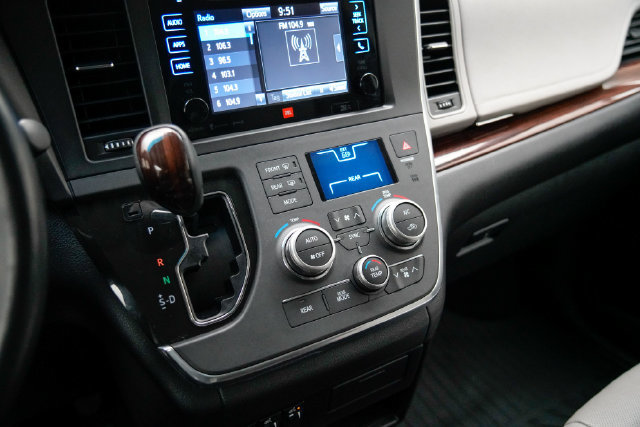 Used 2017 Toyota Sienna Limited w/ Outdoor Package AWD/4WD image 19