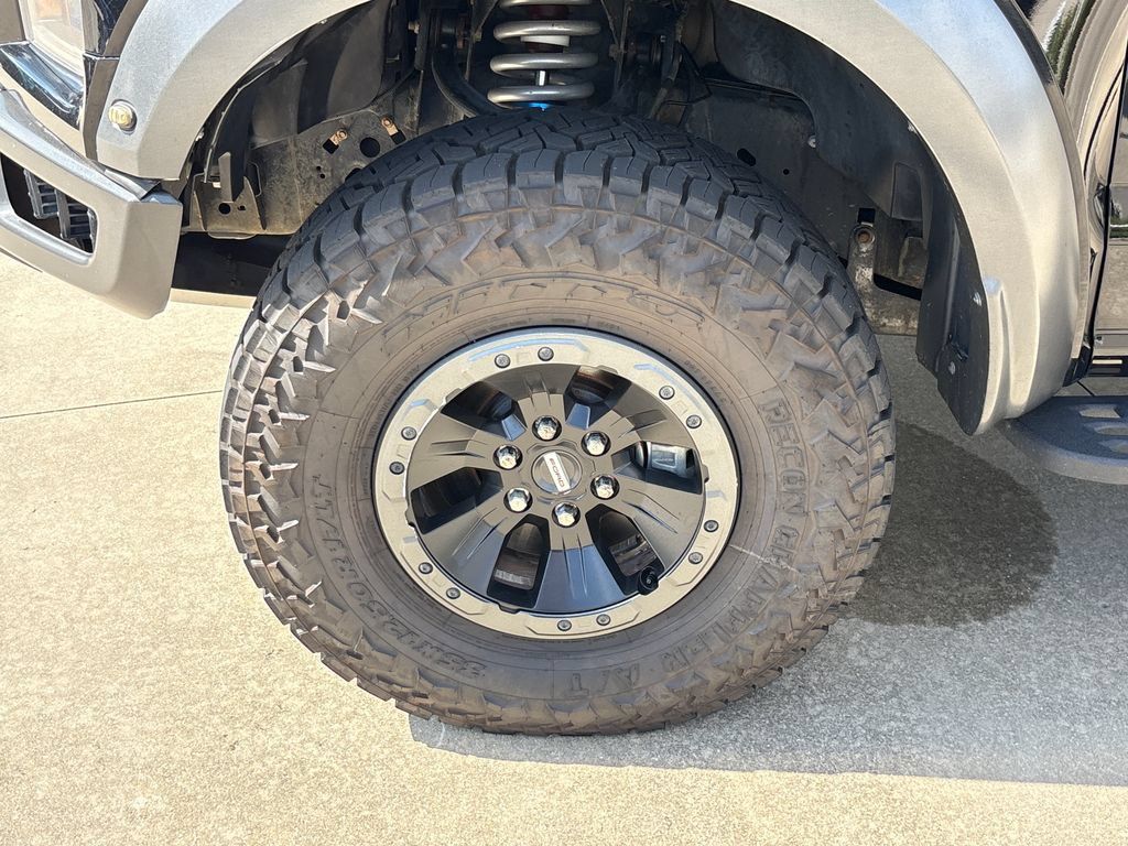 Used 2018 Ford F150 Raptor w/ Equipment Group 802A Luxury AWD/4WD image 13