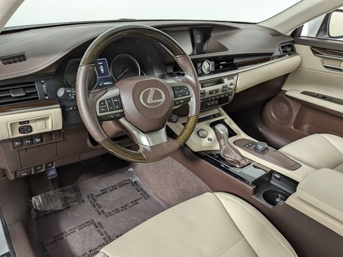 Used 2017 Lexus ES 350 w/ Premium Package image 13