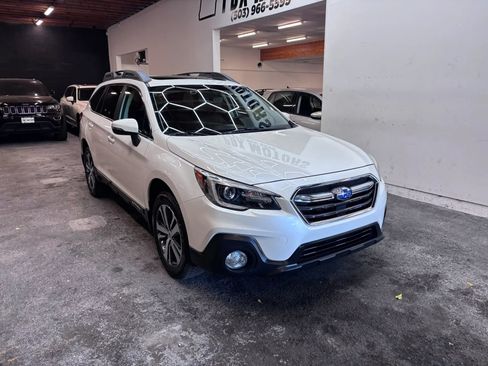 Used 2019 Subaru Outback 3.6R Limited AWD/4WD image 2