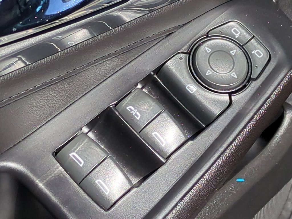 Used 2023 Chevrolet Traverse LT FWD image 25