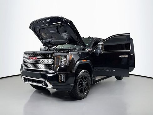 Used 2022 GMC Sierra 3500 Denali w/ Denali Black Diamond Edition AWD/4WD image 22