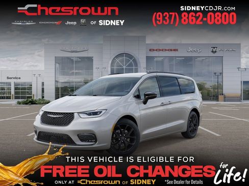 New 2026 Chrysler Pacifica Select image 1