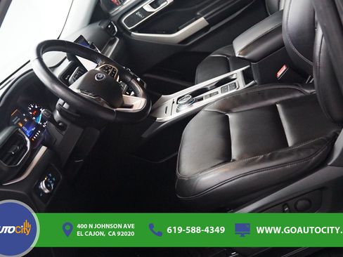 Used 2020 Ford Explorer XLT w/ Equipment Group 202A RWD image 9