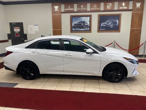 Used 2021 Hyundai Elantra Blue FWD image 6