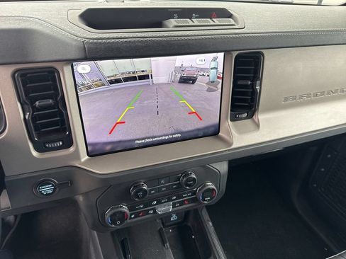 Used 2025 Ford Bronco Outer Banks AWD/4WD image 18