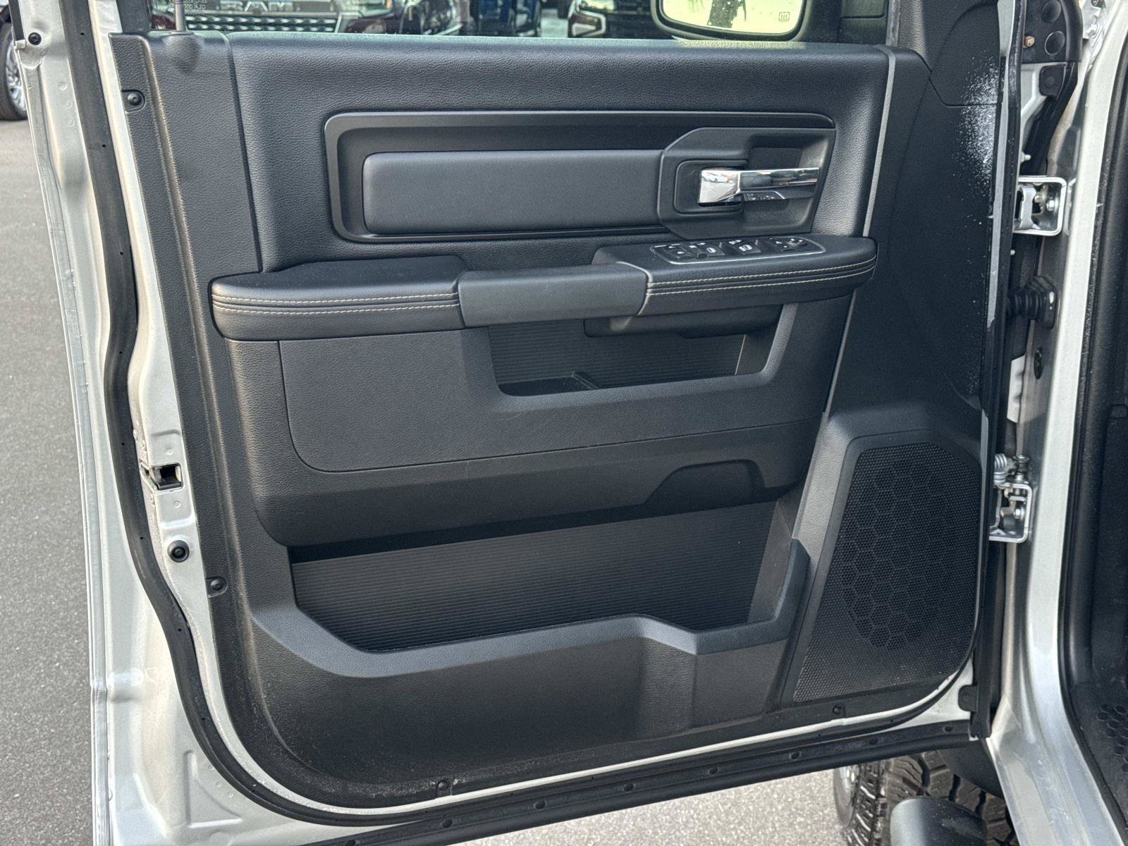 Used 2018 RAM 1500 Rebel w/ Luxury Group AWD/4WD image 17
