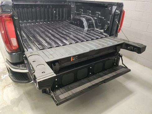 Certified 2022 GMC Sierra 1500 SLT w/ SLT Convenience Package image 22