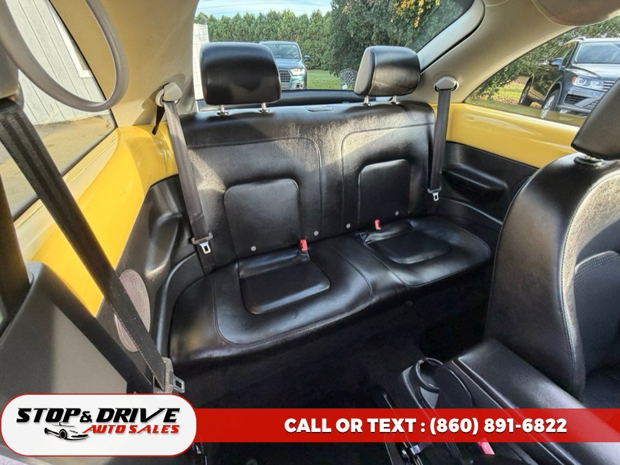Used 2006 Volkswagen Beetle Coupe w/ Package 1 FWD image 16