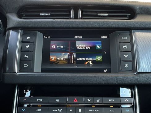 Used 2016 Jaguar XF R-Sport image 24