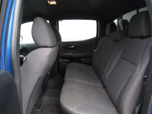 Used 2016 Toyota Tacoma TRD Off-Road image 14