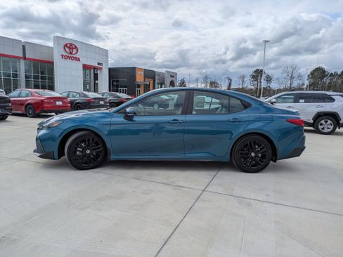 New 2026 Toyota Camry SE image 4