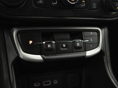 Used 2023 GMC Terrain SLE w/ Driver Convenience Package image 10