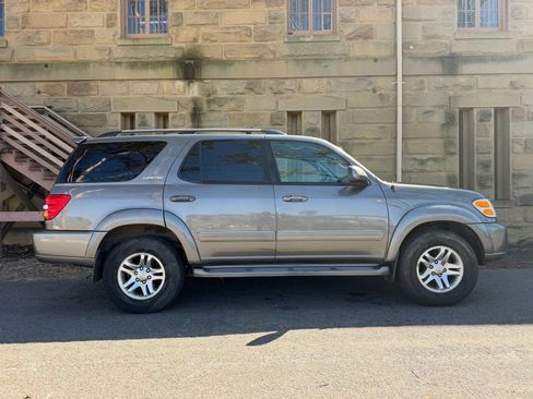Used 2003 Toyota Sequoia Limited AWD/4WD image 2