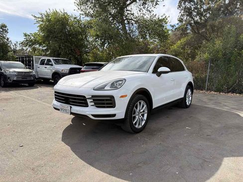 Used 2019 Porsche Cayenne AWD/4WD image 3