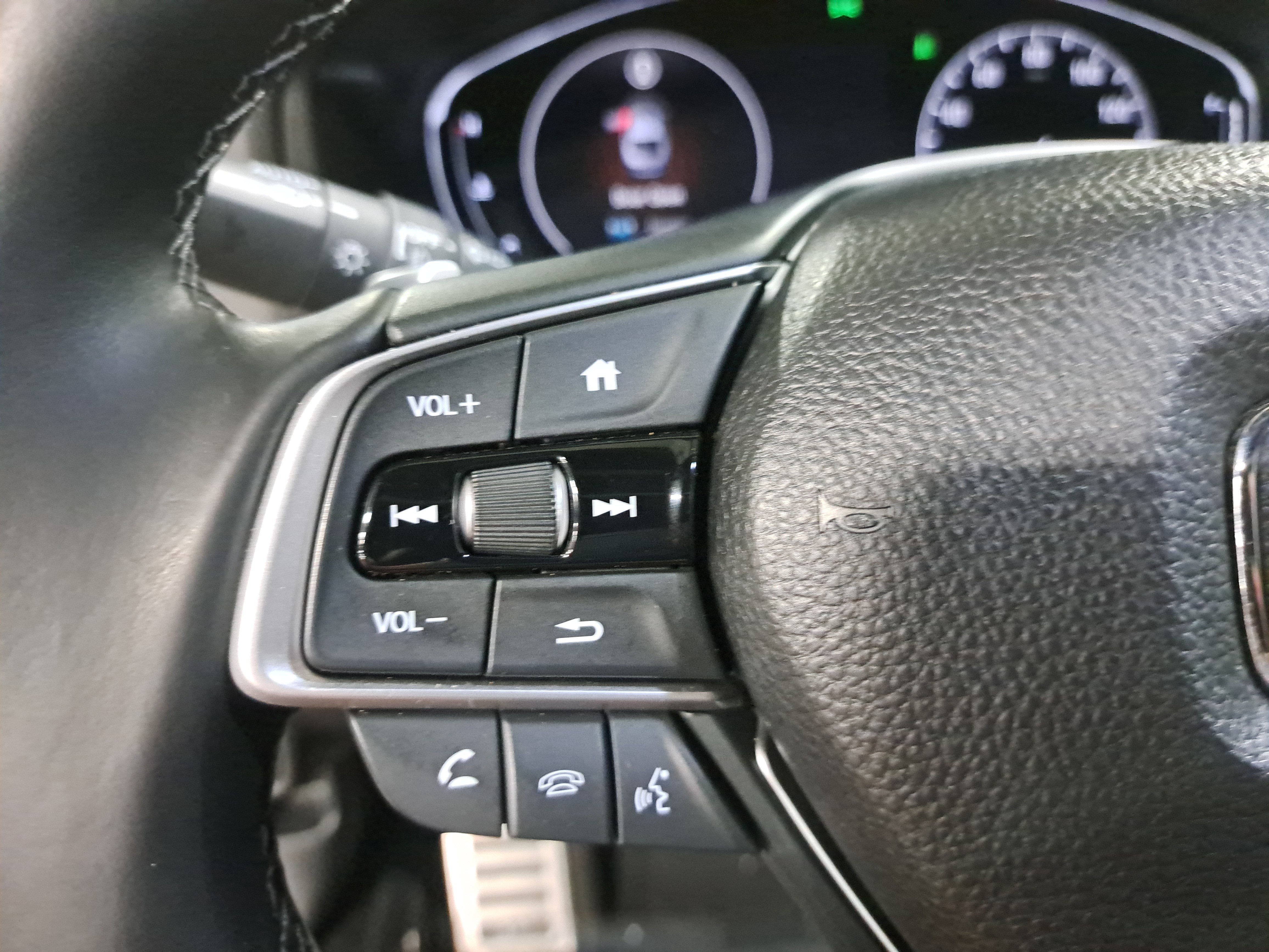 Used 2018 Honda Accord Sport image 16