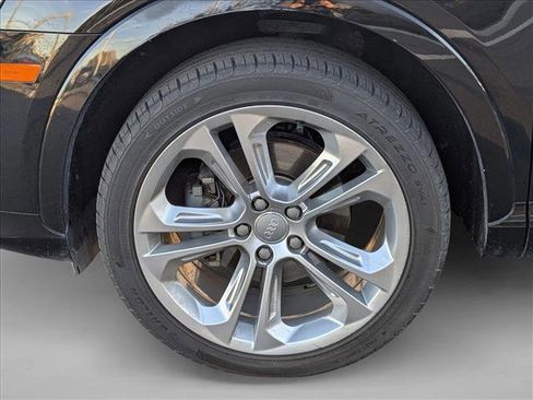 Used 2018 Audi Q3 2.0T Premium w/ Convenience Package image 22