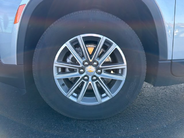 Used 2023 Chevrolet Traverse LS w/ Safety Package AWD/4WD image 10