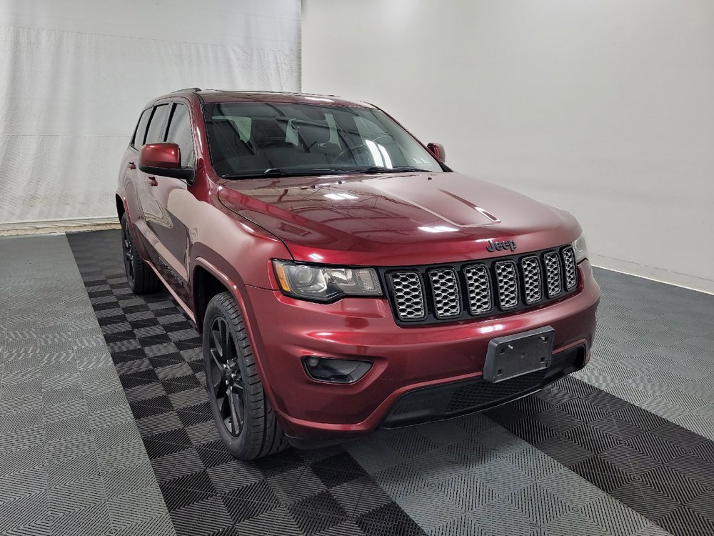 Used 2018 Jeep Grand Cherokee Altitude AWD/4WD image 13