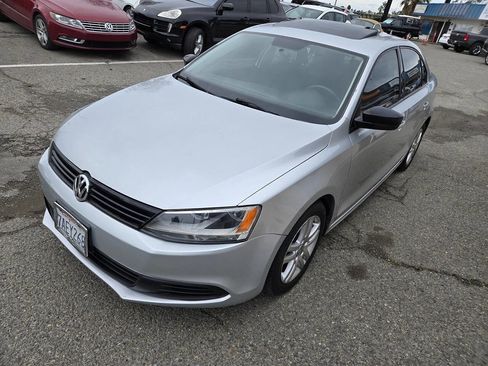 Used 2013 Volkswagen Jetta S image 9