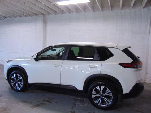 Used 2023 Nissan Rogue SV FWD image 4