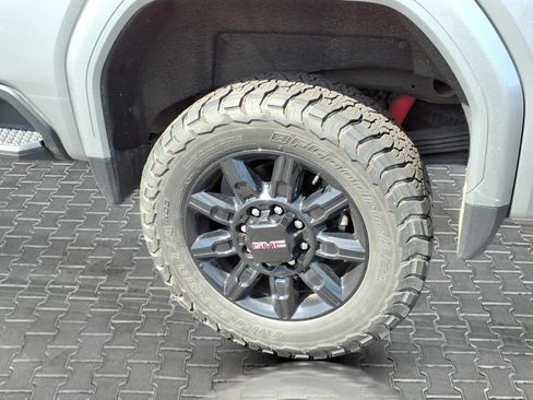 Used 2024 GMC Sierra 2500 AT4 w/ AT4 Premium Plus Package AWD/4WD image 13