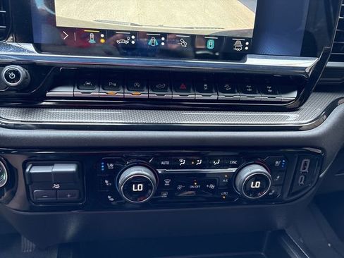 Used 2023 Chevrolet Silverado 1500 ZR2 image 26