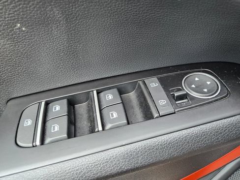 Used 2024 Kia Soul GT-Line FWD image 38