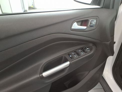 Used 2016 Ford Escape Titanium image 12