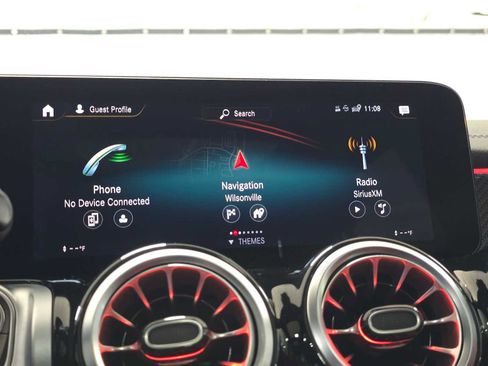Used 2022 Mercedes-Benz GLB 35 AMG 4MATIC image 32
