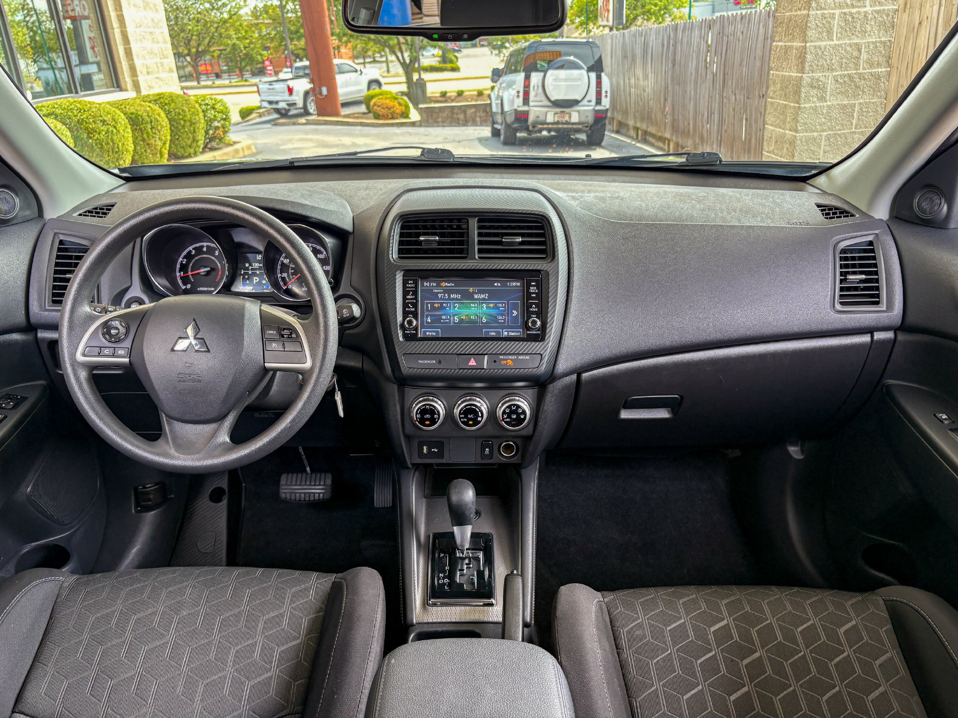 Used 2025 Mitsubishi Outlander Sport ES AWD/4WD image 2