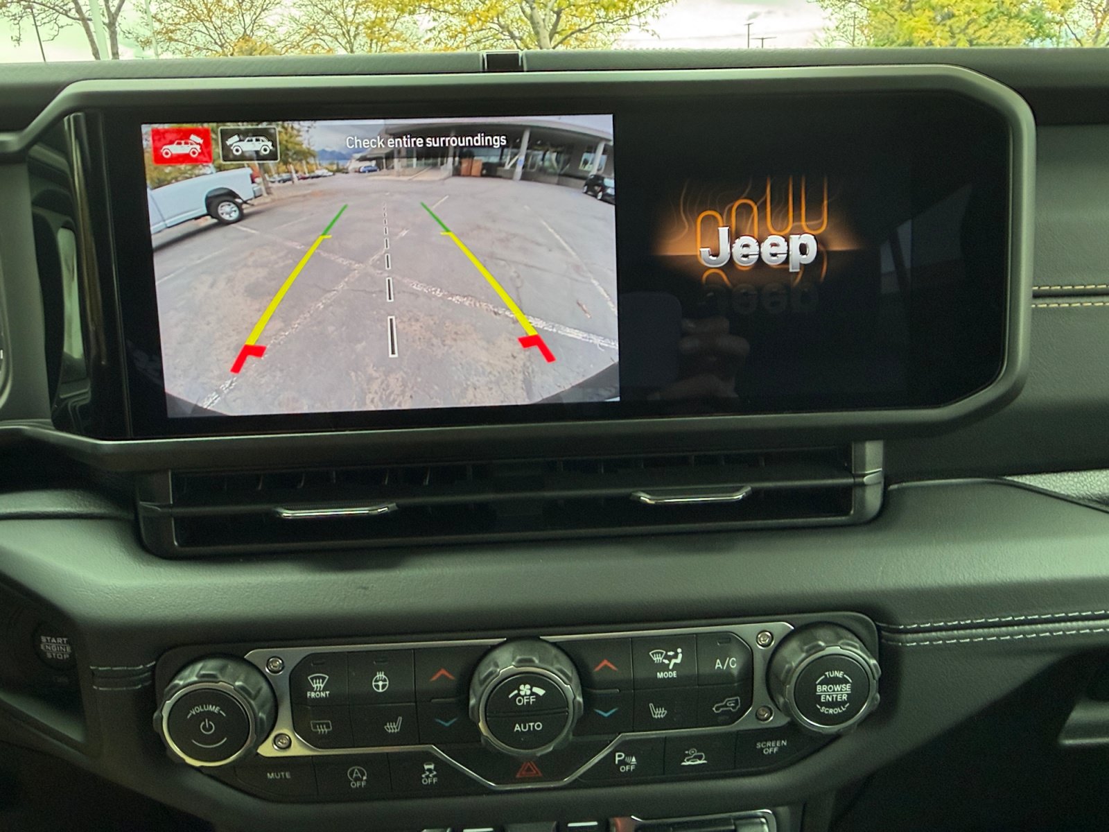 New 2027 Jeep Wrangler Unlimited Sahara AWD/4WD image 31