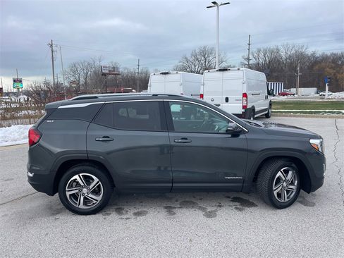 Used 2018 GMC Terrain SLT w/ Preferred Package image 2
