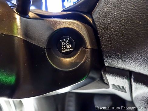 Used 2020 Jeep Renegade Altitude FWD image 17