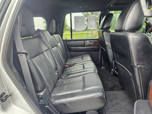 Used 2016 Lincoln Navigator Select AWD/4WD image 12
