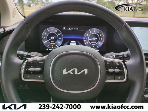 Certified 2023 Kia Carnival SX Prestige image 30
