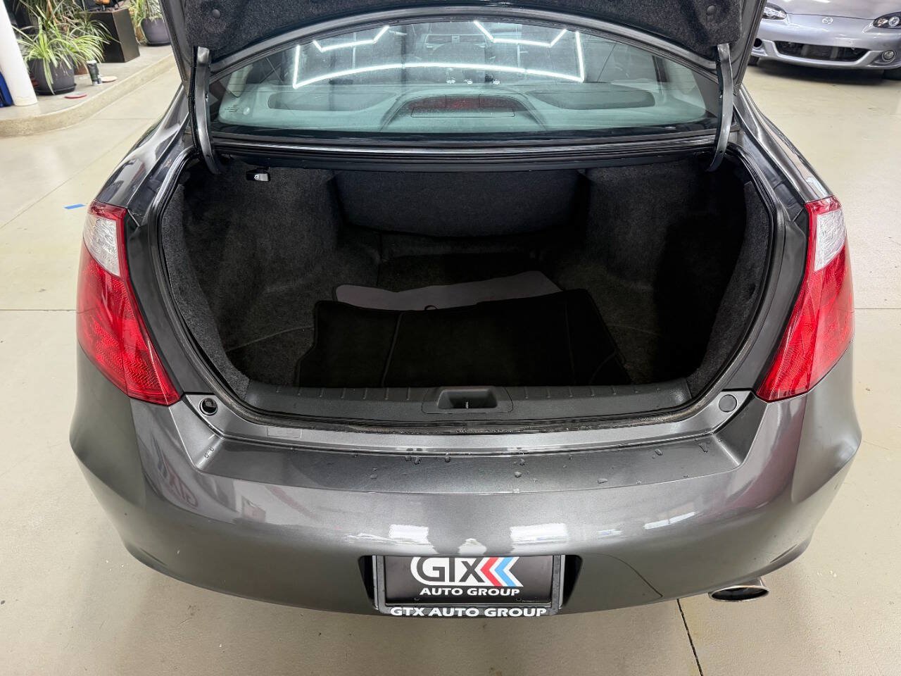Used 2010 Honda Accord EX-L image 9