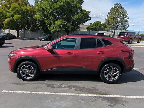 Used 2024 Chevrolet Trax LT image 9