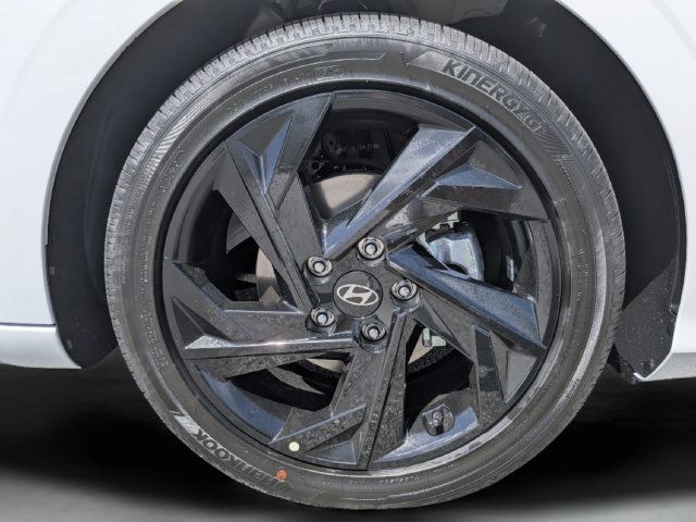 New 2026 Hyundai Elantra SEL Sport FWD image 13