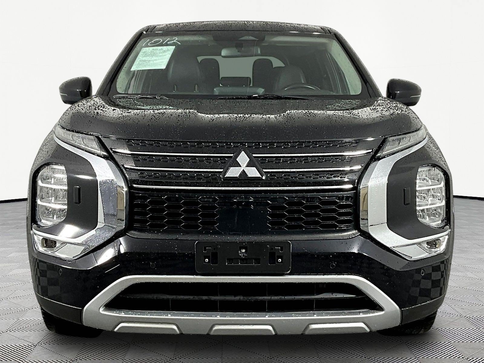 Used 2023 Mitsubishi Outlander SE AWD/4WD image 2