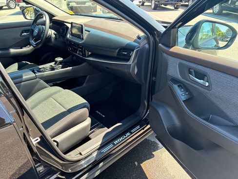 Used 2022 Nissan Rogue SV AWD/4WD image 10