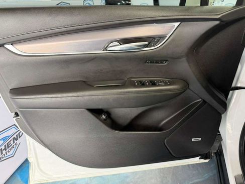 Used 2022 Cadillac XT6 Luxury image 11