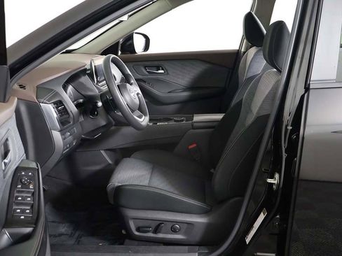 Used 2023 Nissan Rogue SV image 22