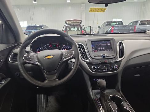 Used 2024 Chevrolet Equinox LS w/ LS Convenience Package FWD image 5
